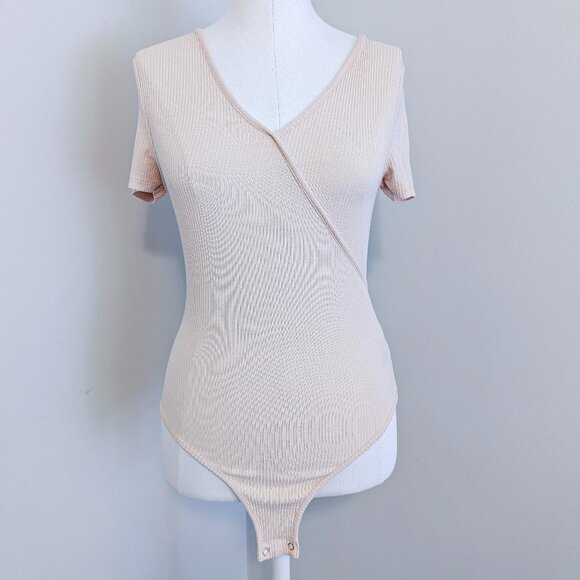 Dusty Pastel Pink Bodysuit Womens Ribbed T-Shirt V-Neck Bodycon Spring Size M - Picture 1 of 7